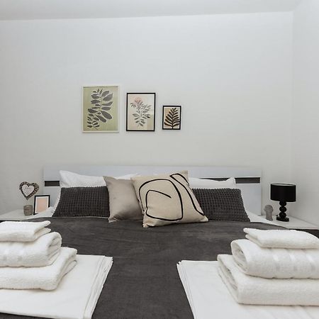Apartment Sole Mio -Sea View Makarska Exterior foto