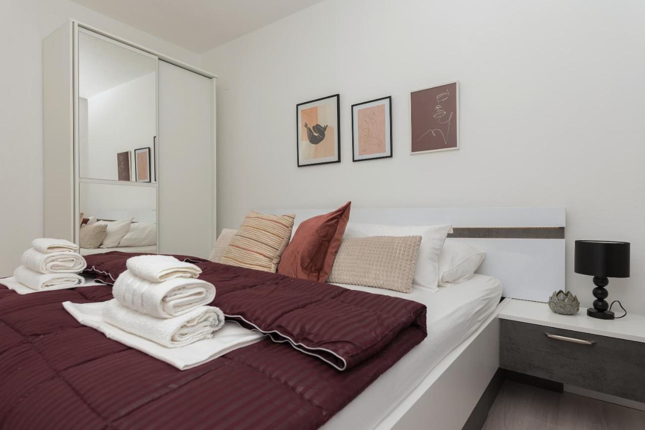 Apartment Sole Mio -Sea View Makarska Exterior foto